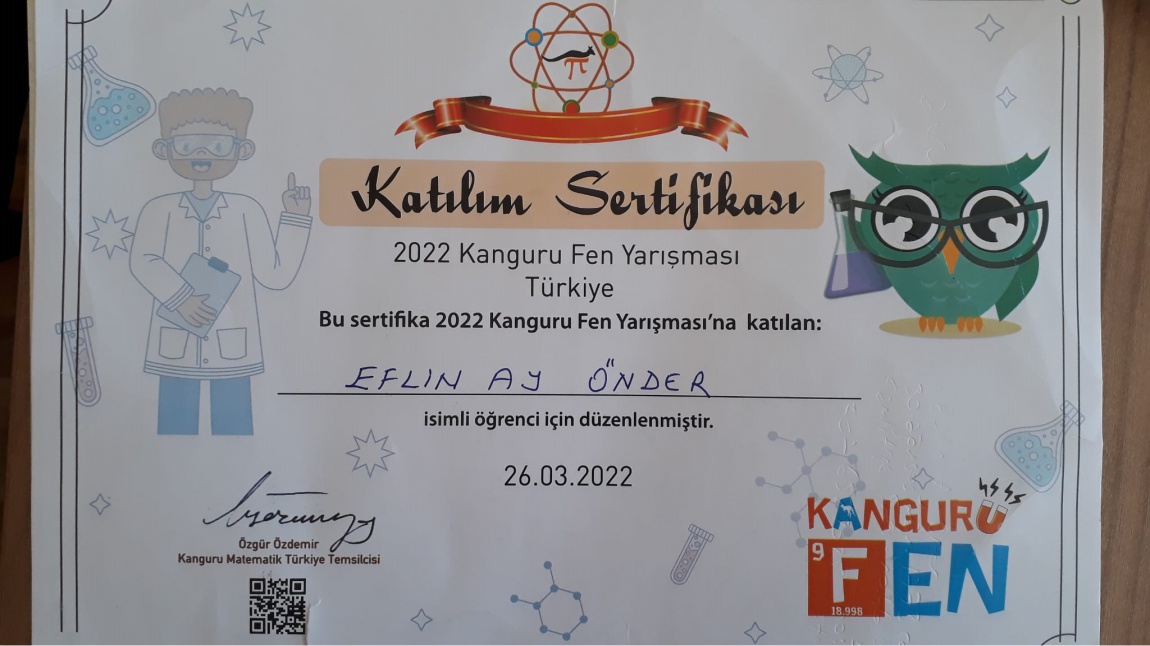 Okulumuz 4B Sınıfı öğrencilerinden Eflin Ay Önder, 2022 Kanguru Fen Yarışması' na katılmış ve finale katılmaya hak kazanmıştır.
